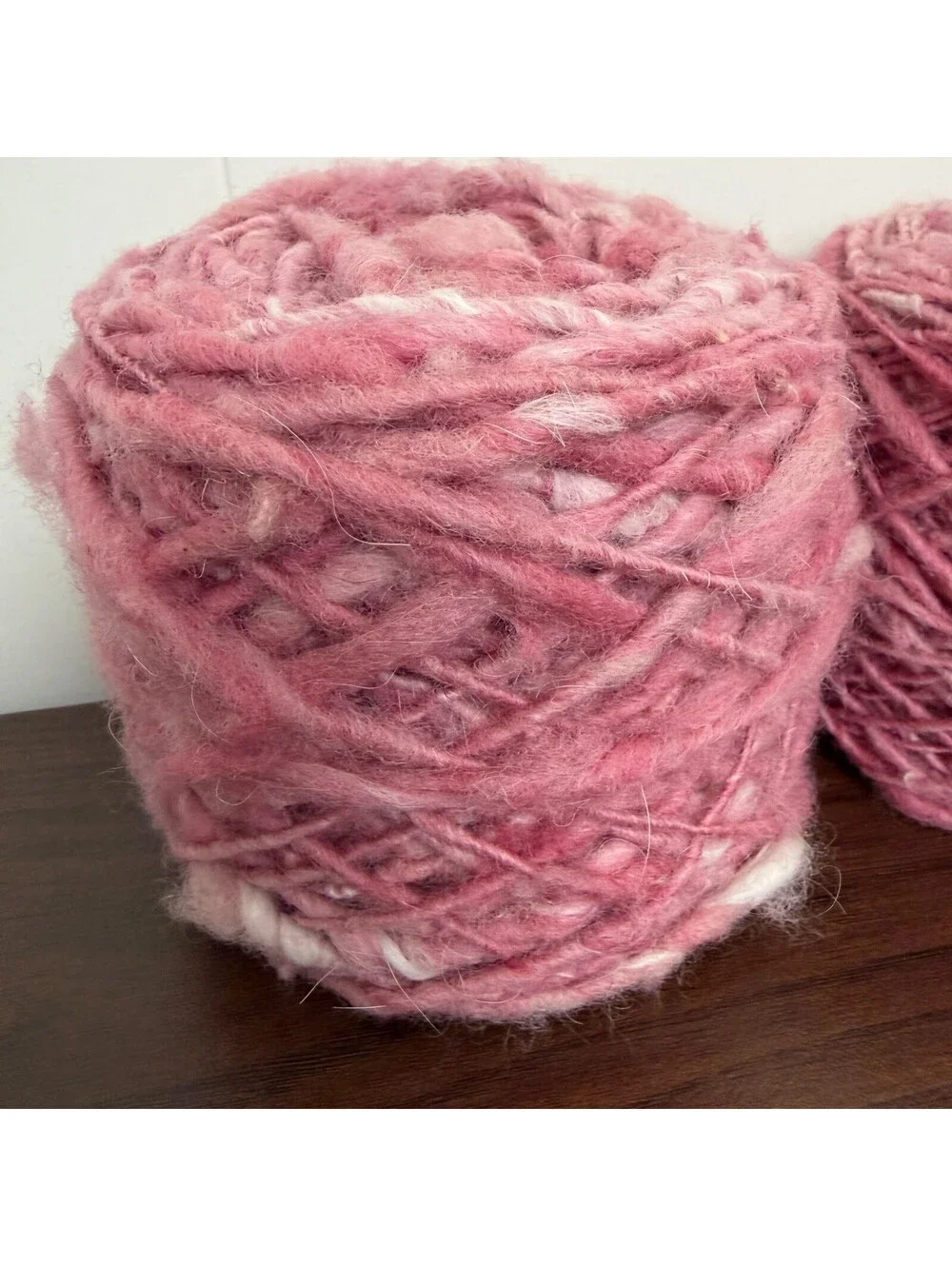 100% Wool Bulky Slub Yarn 391 Yds Mauve Pink 230g (2 Cakes)